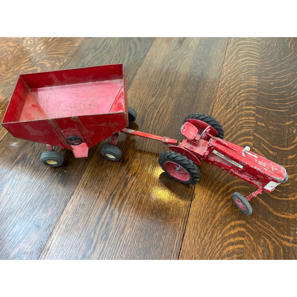 VintageErtl Red Metal Farmall Tractor with Trailer Toy Diecast‎